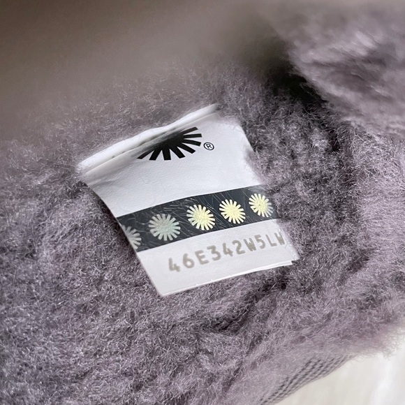 UGG Women’s Classic Mini Chains Shade Suede Boots - Picture 8 of 10